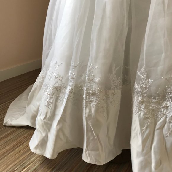 Alfred Angelo Sleeveless Mesh Satin Beaded Bodice Bridal Gown Tulle Skirt Train - Picture 4 of 11